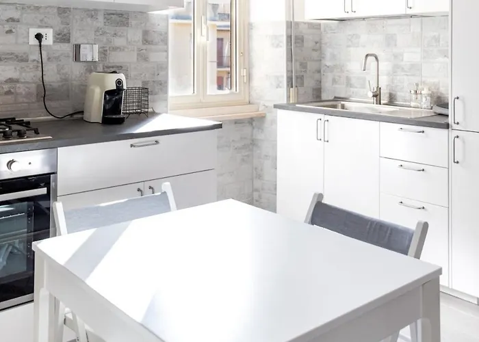 Apartment Large Family - 4 Bedrooms With Free Parking Near San Paolo Metro & By Rhr